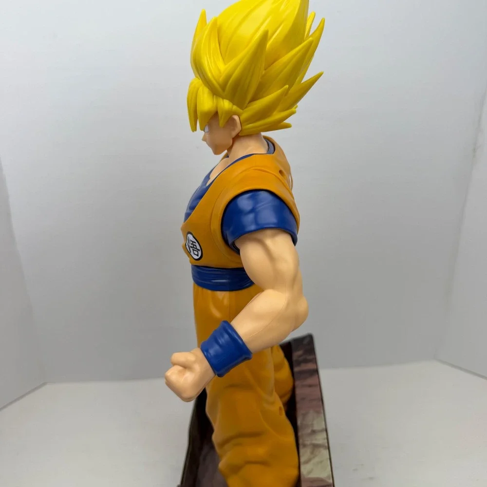 Bandai Dragon Ball Super Colossal Warriors Super Saiyan Goku 12